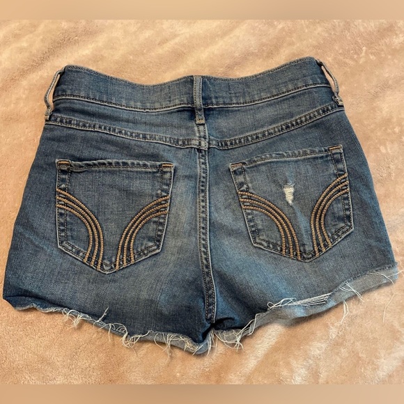 Hollister High-Rise Distressed Short-Shorts - Picture 2 of 2